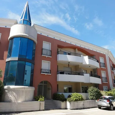 Apartman Modern With Terrace